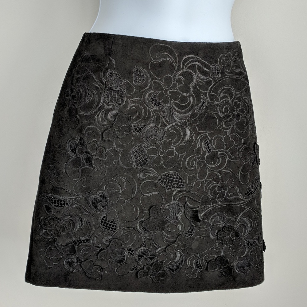 Black SUEDE skirt floral detail skirt XS